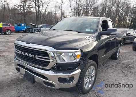 2021 Ram 1500 Big Horn 4X4 6'4 Box z USA, uszkodzony, nr VIN 1C6RRFBG6MN579456